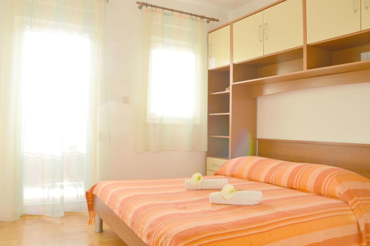 Apartment Riva Sea View 우마그 객실 사진