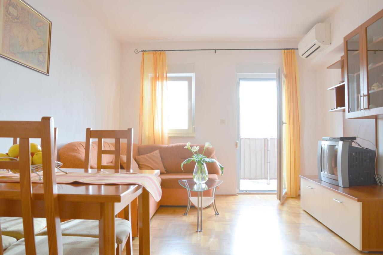Apartment Riva Sea View 우마그 외부 사진