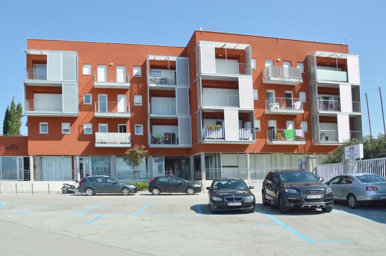 Apartment Riva Sea View 우마그 외부 사진